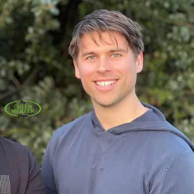 Founder of Plant Based News, Klaus Mitchell talks to Glen Merzer!